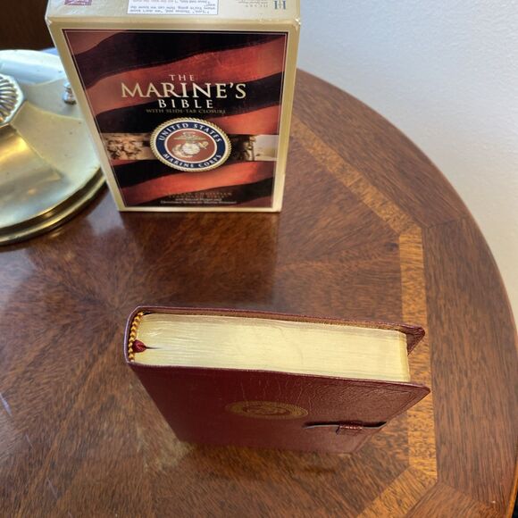 HCSB MARINE'S BIBLE By Holman Bible Staff With Slide Tab Closure (see Photos) - Picture 9 of 13